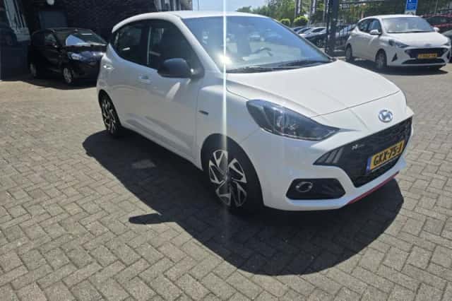 Hyundai i10 (2021) thumbnail 2