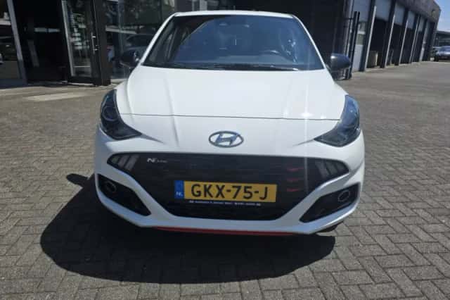 Hyundai i10 (2021) thumbnail 3