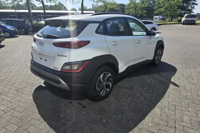 Hyundai Kona (2022) thumbnail 3