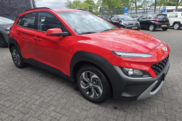 Hyundai Kona (2021) thumbnail 2