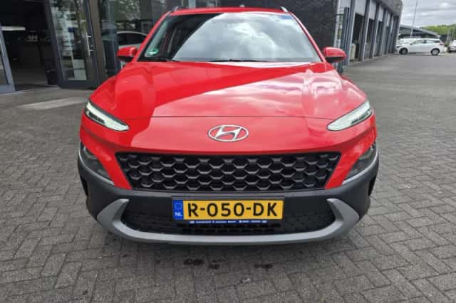Hyundai Kona (2021) thumbnail 3