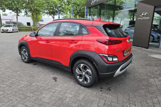 Hyundai Kona (2021) thumbnail 4