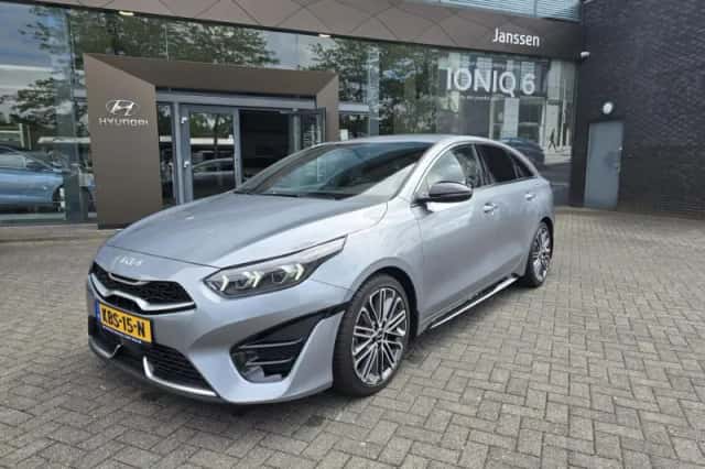 Kia ProCeed (2024) thumbnail 1