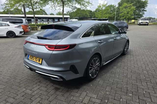 Kia ProCeed (2024) thumbnail 5