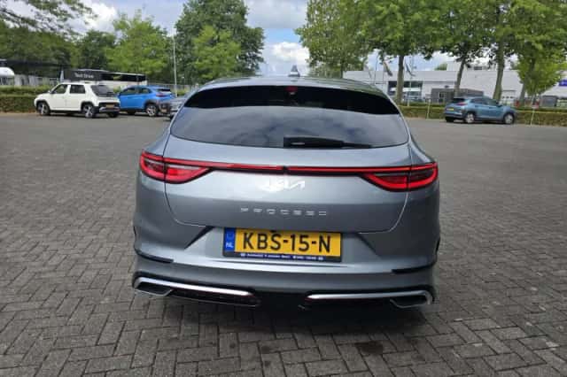 Kia ProCeed (2024) thumbnail 6