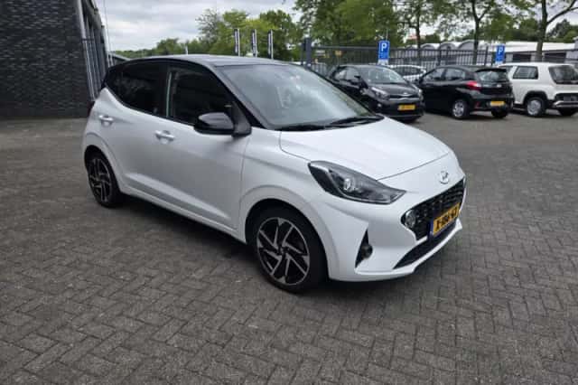 Hyundai i10 (2022) thumbnail 2