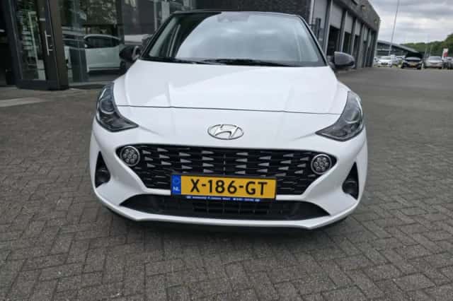 Hyundai i10 (2022) thumbnail 3