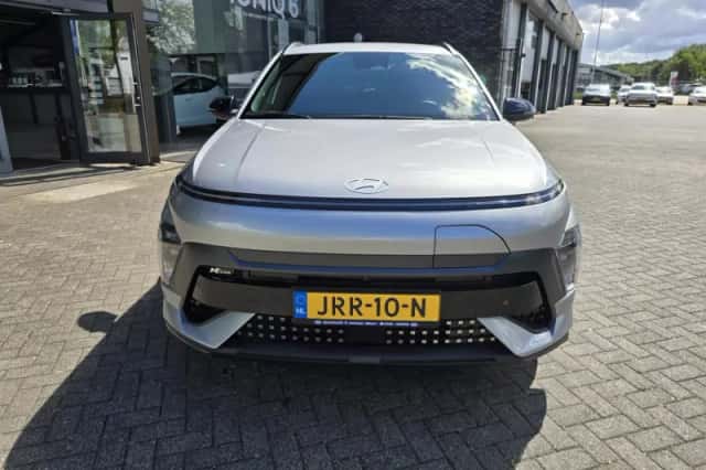 Hyundai Kona (2025) thumbnail 3