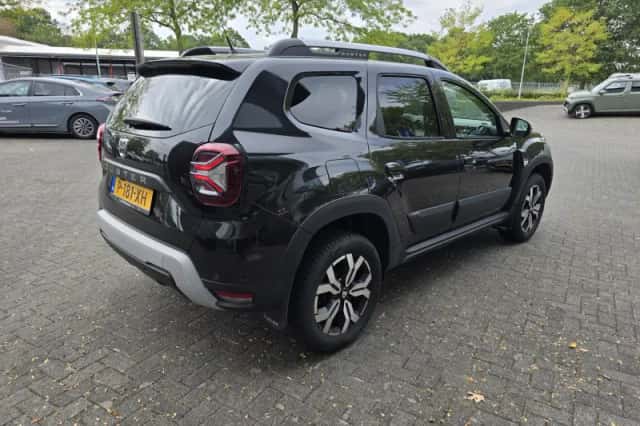 Dacia Duster (2022) thumbnail 5