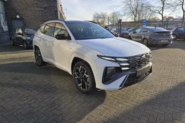Hyundai Tucson (2025) thumbnail 2