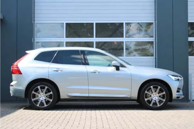 Volvo XC60 (2019) thumbnail 2