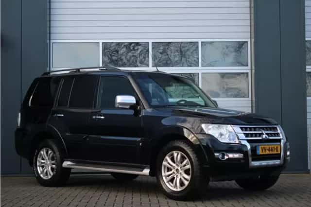 Mitsubishi Pajero (2016) thumbnail 1