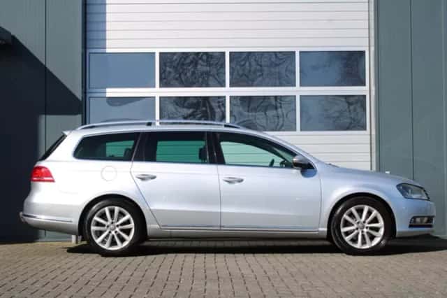 Volkswagen Passat (2013) thumbnail 2