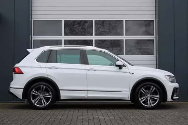 Volkswagen Tiguan (2016) thumbnail 2