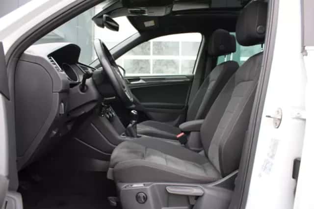 Volkswagen Tiguan (2016) thumbnail 6