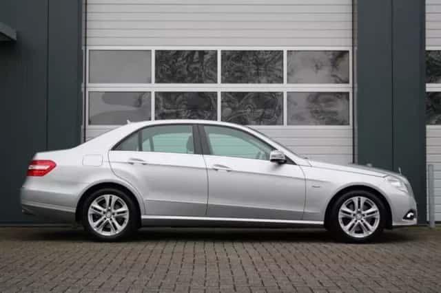 Mercedes-Benz E-Klasse (2010) thumbnail 2