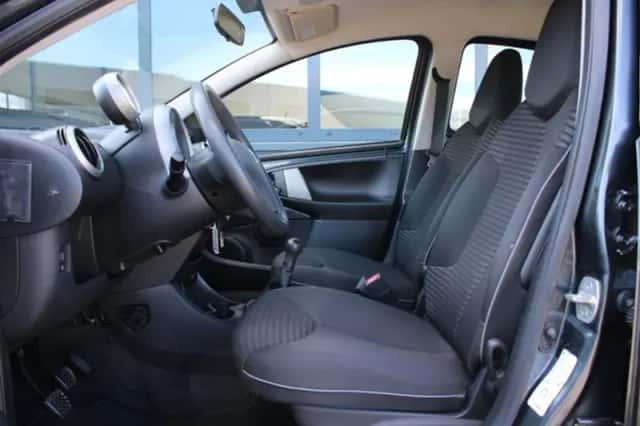 Peugeot 107 (2012) thumbnail 6