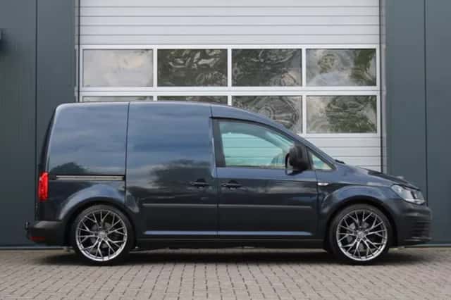 Volkswagen Caddy (2016) thumbnail 2