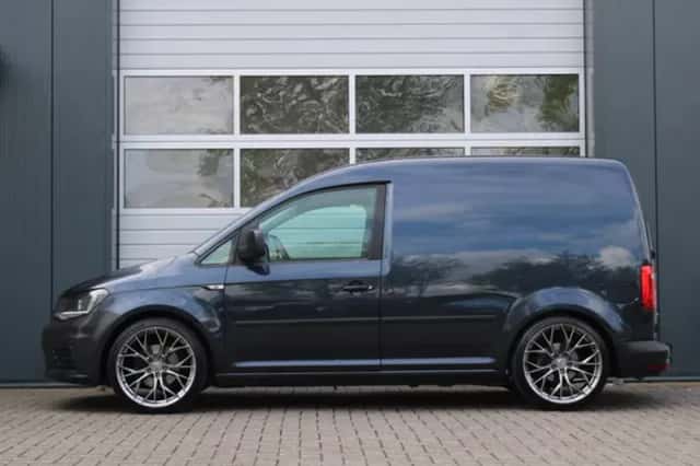 Volkswagen Caddy (2016) thumbnail 3
