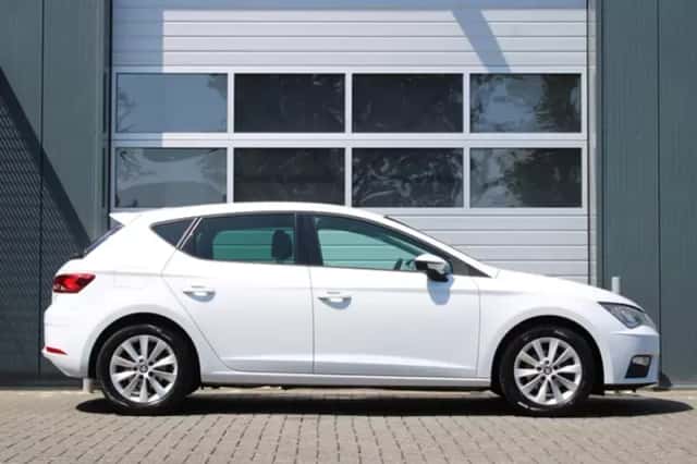 SEAT Leon (2018) thumbnail 2