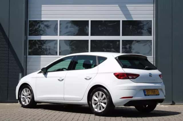 SEAT Leon (2018) thumbnail 4