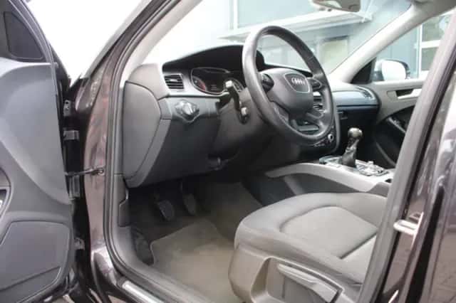 Audi A4 (2013) thumbnail 5