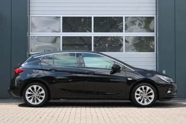 Opel Astra (2017) thumbnail 2