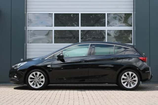 Opel Astra (2017) thumbnail 3