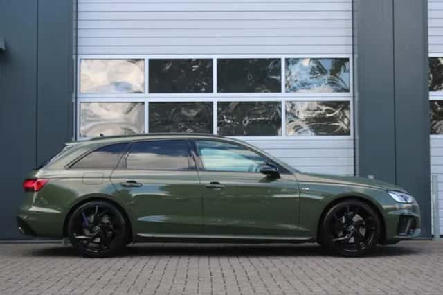 Audi A4 (2024) thumbnail 2