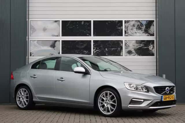 Volvo S60 (2015) thumbnail 1