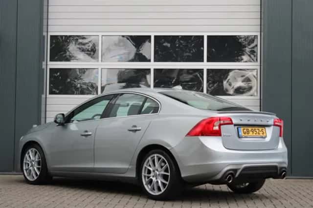 Volvo S60 (2015) thumbnail 4