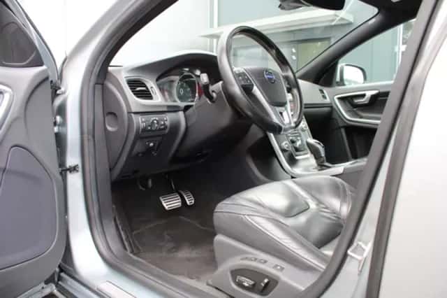 Volvo S60 (2015) thumbnail 5