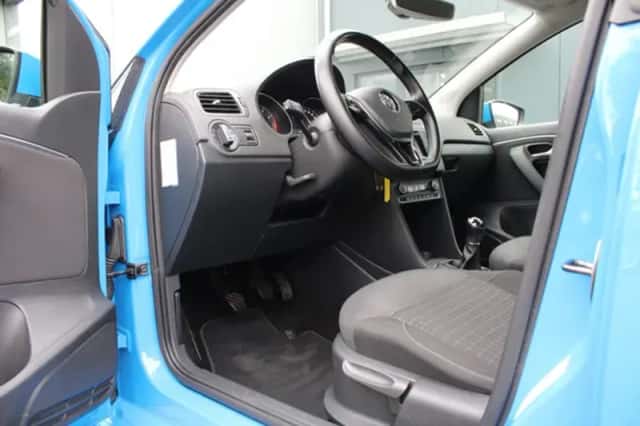 Volkswagen Polo (2015) thumbnail 5