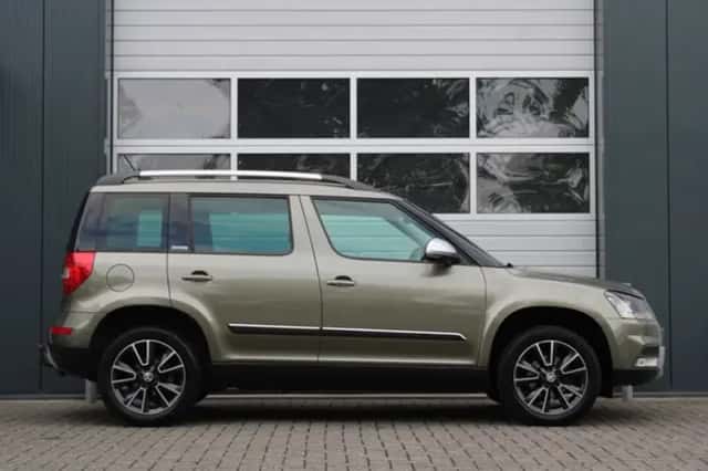 Škoda Yeti (2015) thumbnail 2