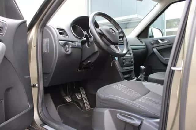 Škoda Yeti (2015) thumbnail 5