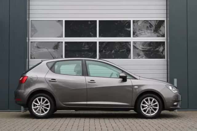 SEAT Ibiza (2016) thumbnail 2