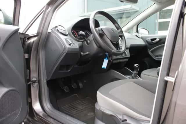 SEAT Ibiza (2016) thumbnail 5