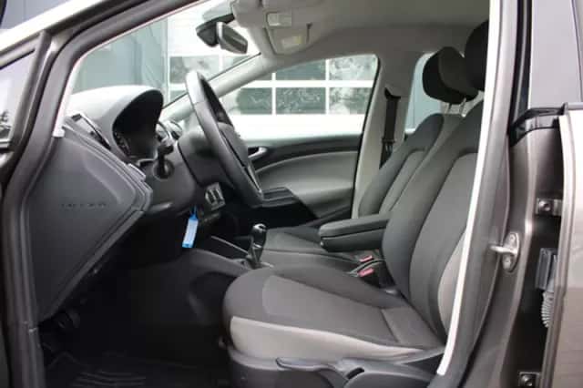 SEAT Ibiza (2016) thumbnail 6