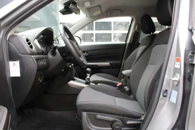 Suzuki Vitara (2021) thumbnail 6
