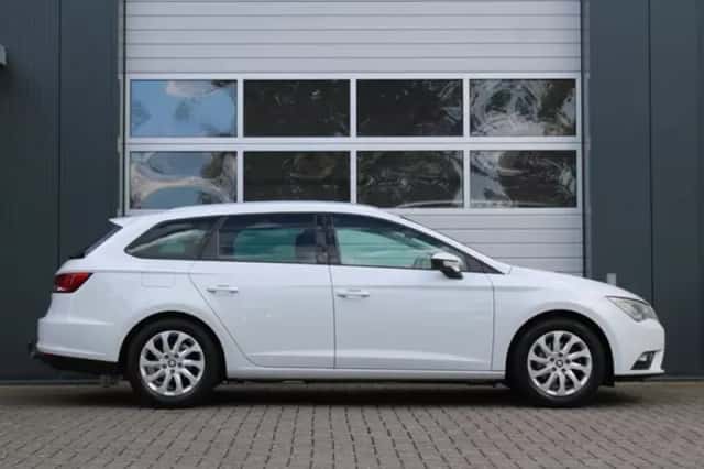 SEAT Leon (2015) thumbnail 2