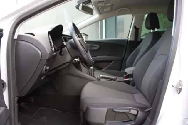 SEAT Leon (2015) thumbnail 6