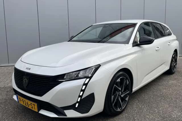 Peugeot 308 (2022) thumbnail 3