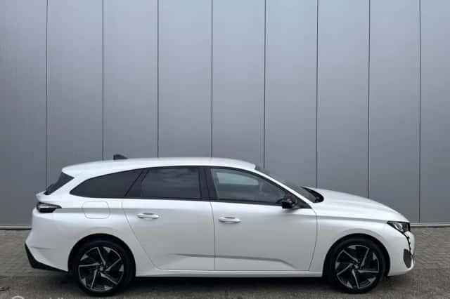 Peugeot 308 (2022) thumbnail 5