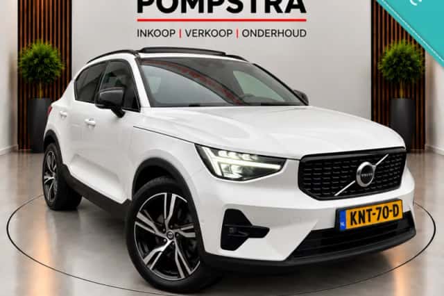 Volvo XC40 (2023) thumbnail 1