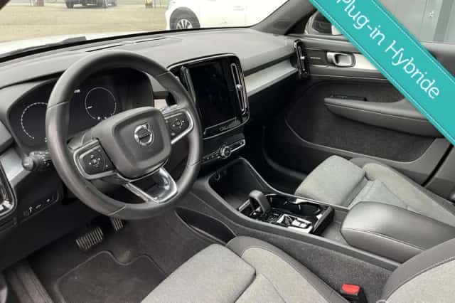 Volvo XC40 (2023) thumbnail 3