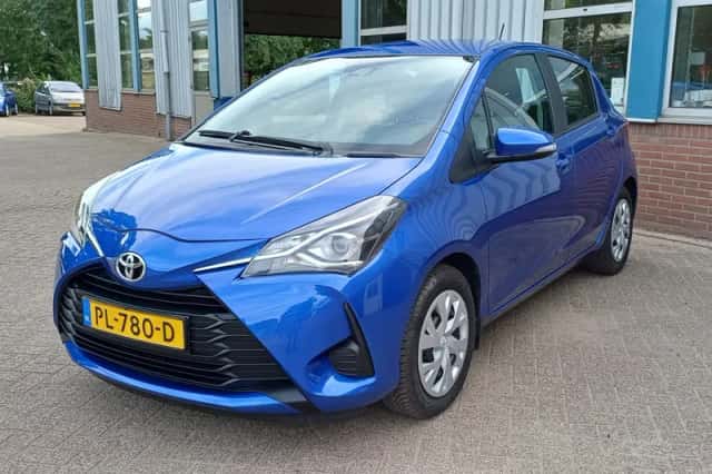 Toyota Yaris (2017) thumbnail 5