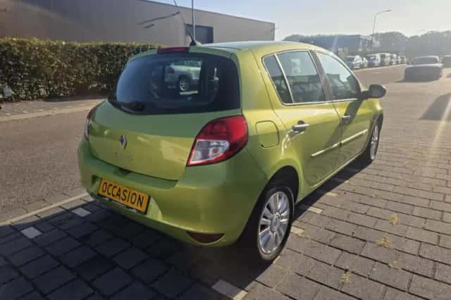 Renault Clio (2009) thumbnail 5