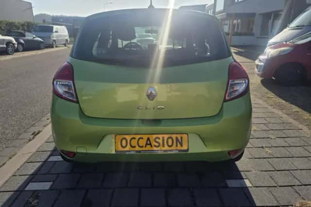 Renault Clio (2009) thumbnail 6