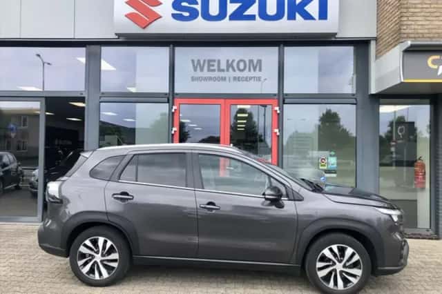 Suzuki S-Cross (2022) thumbnail 2