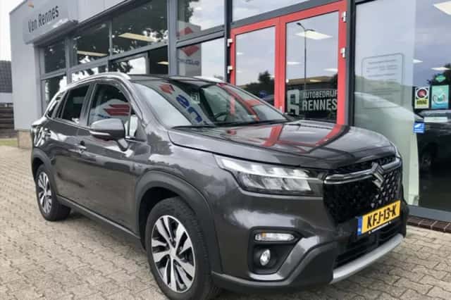 Suzuki S-Cross (2022) thumbnail 3